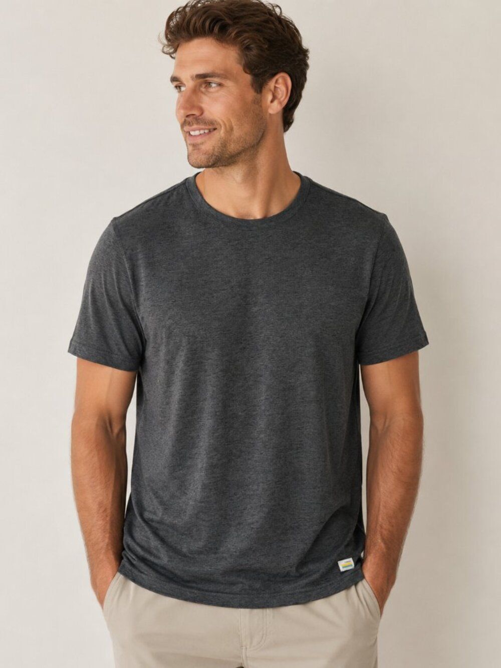 Vuori Men’s Strato Tech Tee Charcoal Heather Small